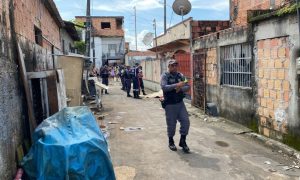 Vídeo chocante mostra jovem esfaqueando irmão até a morte para defender a mãe