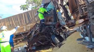 Colisão entre 6 veículos mata uma pessoa e interdita BR-364 entre Jaciara e Rondonópolis; veja vídeos