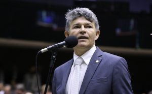 Medeiros pede que Câmara organize comitiva oficial aos EUA para reverter tarifa de 50%