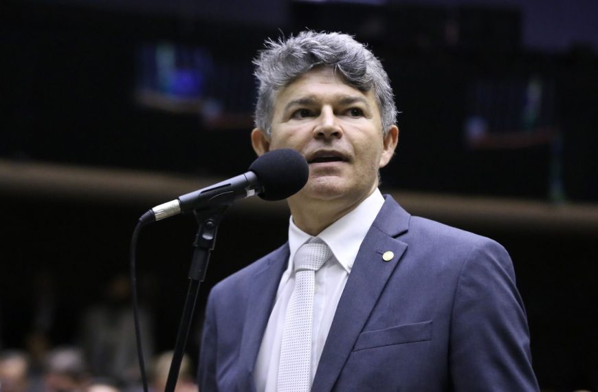 Medeiros pede que Câmara organize comitiva oficial aos EUA para reverter tarifa de 50%