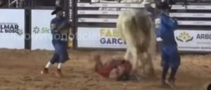 Vídeo forte mostra peão que morreu sendo pisoteado por touro em MT