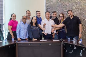 Prefeito sanciona lei que inclui a Caminhada Opção pela Vida no calendário municipal