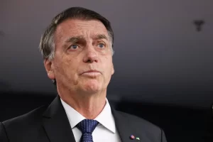 STF autoriza operação contra Bolsonaro e impõe uso de tornozeleira eletrônica