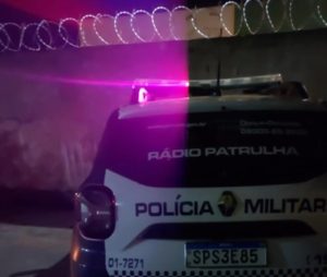 Faccioso ‘locaço’ derruba parede da casa da família e acaba detido em Rondonópolis
