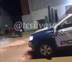Clientes tentam “recuperar prejuízo” e furtam loja de vidros que faliu em Rondonópolis; vídeo