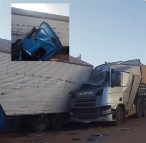 Grave colisão entre 3 carretas deixa motorista ferido na BR-364 em Rondonópolis; vídeo