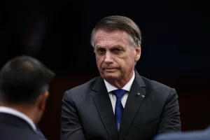 STF já fala em reagir se Bolsonaro receber indulto, diz colunista
