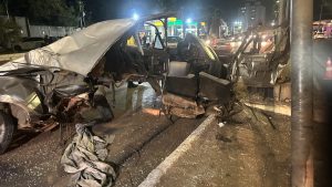 Vídeo mostra carro partido ao meio após racha em avenida de Cuiabá; vídeo