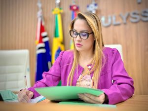 Kalynka denuncia abandono de R$ 3,6 milhões em emendas para a saúde na gestão passada e celebra aprovação de projeto