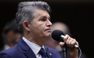 José Medeiros cobra avanço de PECs que restringem poderes do STF