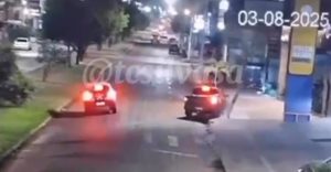 Vídeo mostra ‘bebum’ colidindo e derrubando poste na Júlio Campos em Rondonópolis