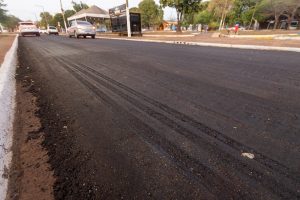 Motoristas desrespeitam interdição e estragam microrrevestimento na Lions