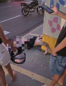 Motociclista morre após colisão brutal com Jeep Compass no centro de Rondonópolis; vídeo forte