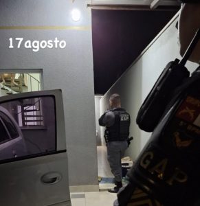 PM evita que homem cometa suicídio com faca em Rondonópolis