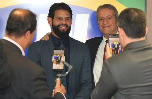 Ao lado do Presidente do PL, Vinicius Santana desponta como forte pré-candidato da direita a Deputado Federal por Rondonópolis