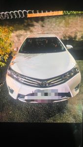 Cambaleando de bêbado, motorista dá “cavalo de pau” na frente da PM e acaba preso em Rondonópolis