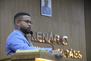 Professor Alikson Reis retorna à Câmara após licença
