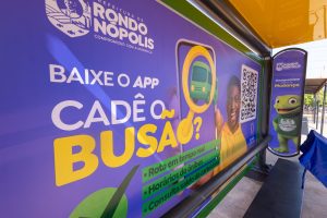 Prefeito entrega 40 novos pontos de ônibus para usuários do transporte público