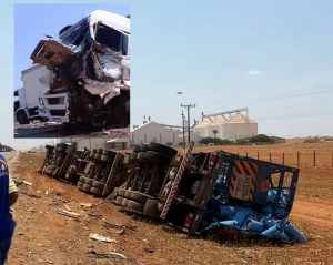 Acidente ‘de cinema’ envolvendo três caminhões e carro deixa rastro de destruição na BR-163; vídeo