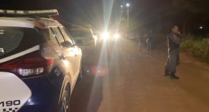 Jovem sofre atentado de facção rival e escapa da morte por pouco em MT; assista
