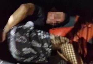 Homem “enche a cara” de cachaça destrói casa na frente dos filhos e volta para o bar beber em MT