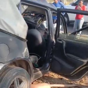 Vídeo fortíssimo mostra homem morto preso às ferragens após grave acidente em MT