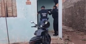 ‘Mão na cabeça’: Vídeo mostra PC em ação contra quadrilha especializada em golpes em Rondonópolis