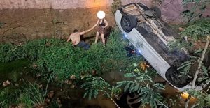 BMW com 4 pessoas despenca na Avenida dos Estudantes e jovem sofre graves ferimentos em Rondonópolis; veja