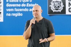 Prefeito palestra no fórum internacional de cidades em Dubai