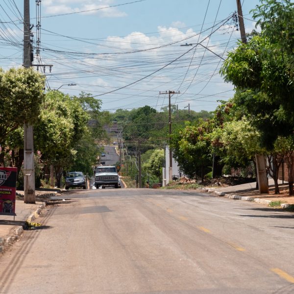 Prefeito Cláudio homenageia pioneiro da Vila Operária com nome de avenida