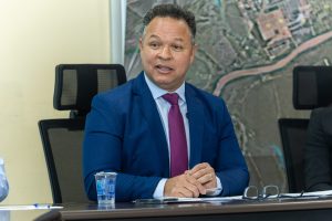 Após aprovação de projeto, prefeito Cláudio diz que burocracia só gera corrupção e pobreza