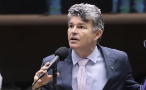 Medeiros critica partidos de esquerda por defenderem traficantes durante ataques a policiais no Rio