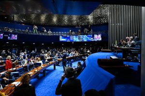 Senado aluga 79 carros SUVs de luxo com teto solar; MP investiga