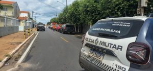 Vigilante do Detran-MT armado se rende após surtar, dar tiro e passar por mais de 5h de negociação com o Bope