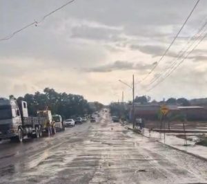 Serviços executados pela Prefeitura e Defesa Civil minimizam impactos da chuva forte em Rondonópolis