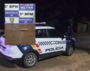 Tio ‘bebasso’ ameaça sobrinho com garfo de churrasco e convulsiona na viatura em Rondonópolis