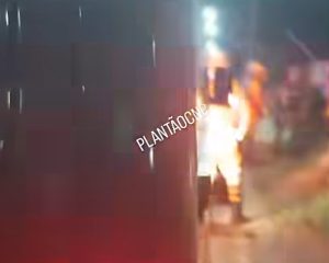 Homem sequestrado por facção salta de carro em movimento para escapar da morte em MT; vídeo