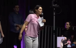 Michelle diz que Lula fica do lado do crime e abandona a vítima