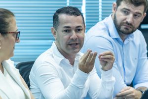 Junção de 3 pastas na gestão Cláudio Ferreira gera economia de mais de R$ 2 milhões