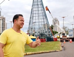 Prefeito fará plantio do 1° pomar urbano e vai inaugurar árvore de Natal gigante