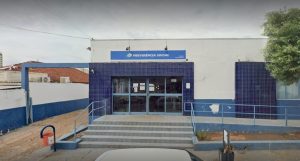 Mulher surta e com ajuda da filha espanca médica perita no INSS em Rondonópolis