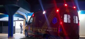 Mulher surta e tenta se matar pulando de caminhão em movimento na BR-364