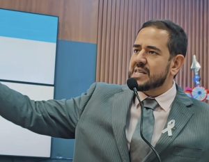 Ibrahim vota a favor da moção de repúdio e detona STF ao falar em “várzea jurídica” após prisão de Bolsonaro