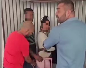 Líder do CV suspeito de assassinar ‘colega’ é preso ao desembarcar de avião em MT; vídeo mostra prisão