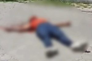 Mulher tem a cabeça “estourada” a tiros ao buscar encomenda a pedido do ex; vídeo fortíssimo