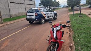 Dupla faz fuga “louca” de moto, colide com viatura e um acaba preso em Rondonópolis