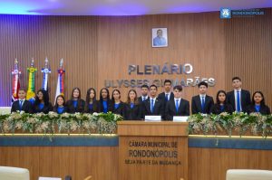 Câmara de Rondonópolis encerra edição 2025 do projeto Vereador Mirim com sessão solene