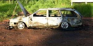 Veículo funerário incendiado na BR-163 não pertence a Rondonópolis; funerárias locais seguem regras rígidas de transporte