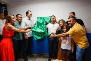 Prefeito Cláudio Ferreira inaugura escola em tempo integral e destaca valorização da educação