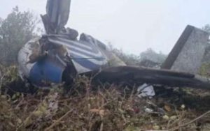 Avião cai e deixa 15 mortos; deputado está entre as vítimas; Veja vídeo